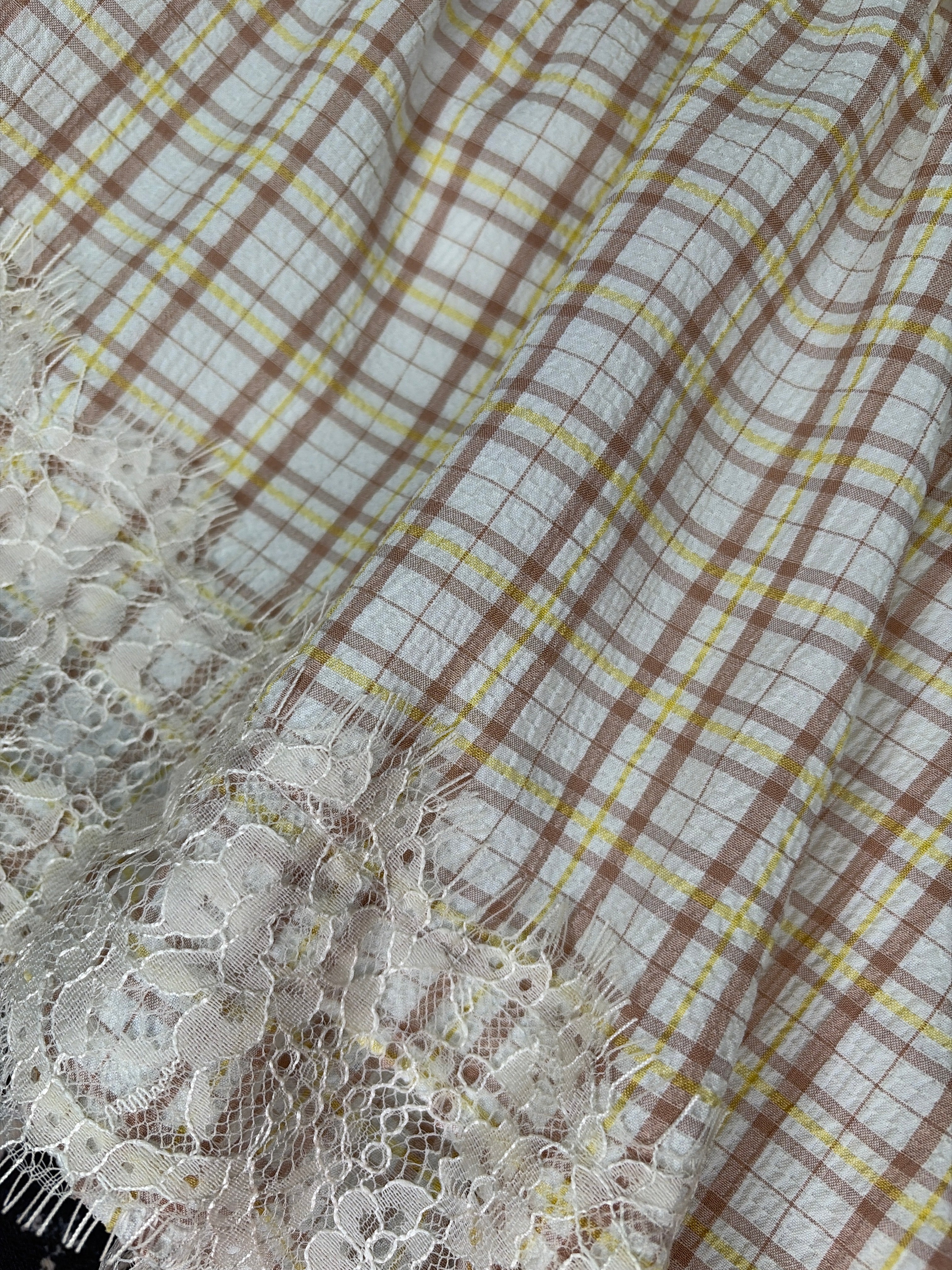 Camiseta Encaje asimétrico