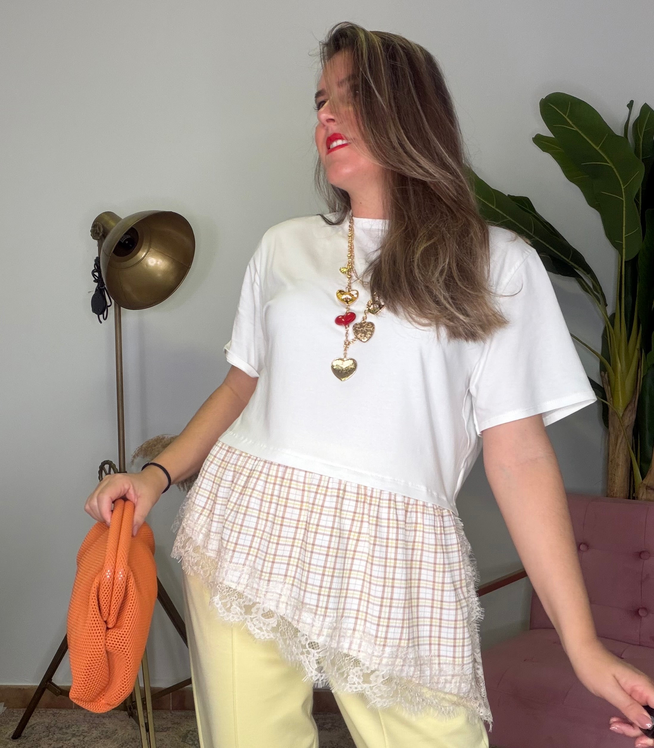 Camiseta Encaje asimétrico