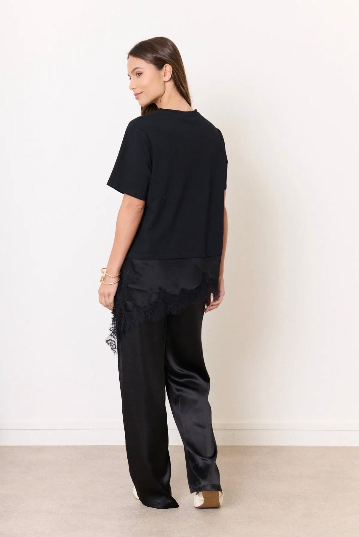 Camiseta Asimétrica encaje