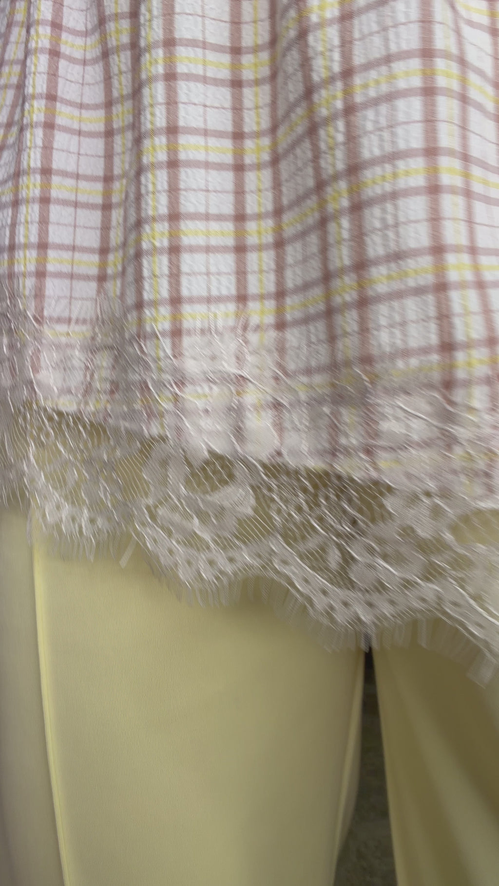 Camiseta Encaje asimétrico